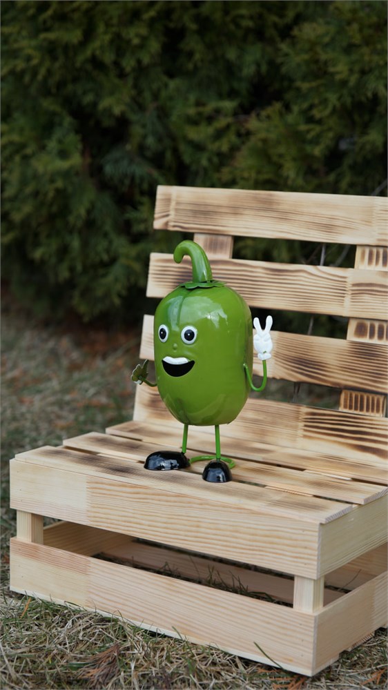 Декор для сада Зеленый хитрый перец